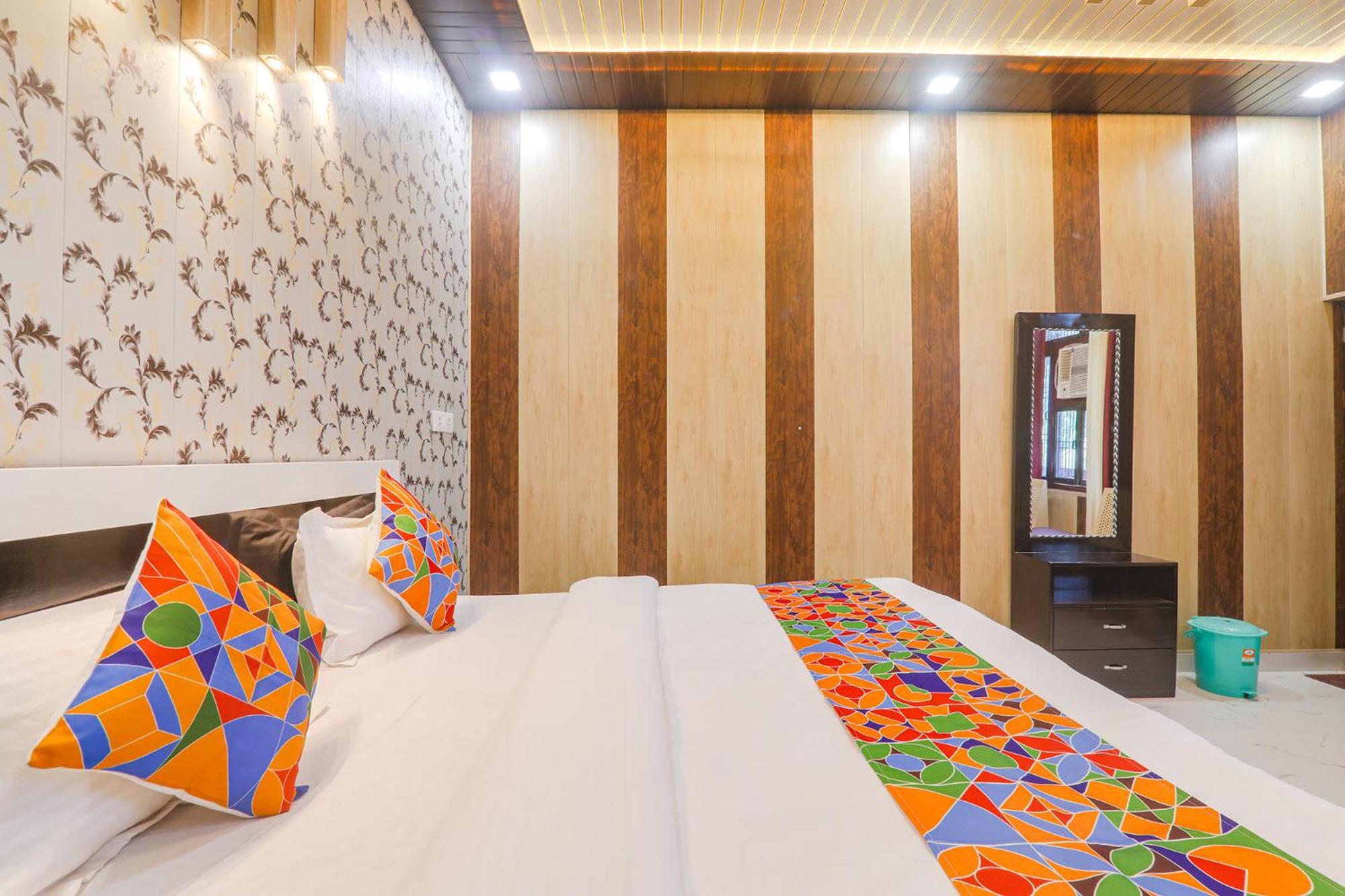 Fabhotel Uma Yugul Ayodhya 外观 照片